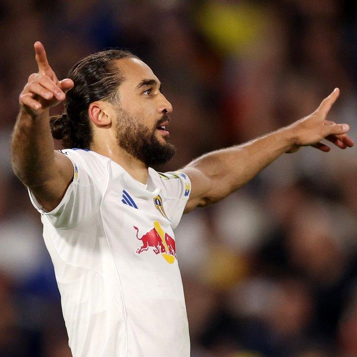 Leeds derrotoacute por 3 a 1 al Burnley y se acercoacute a asegurar la permanencia en la Premier League