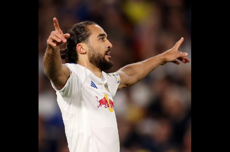 Leeds derrotoacute por 3 a 1 al Burnley y se acercoacute a asegurar la permanencia en la Premier League