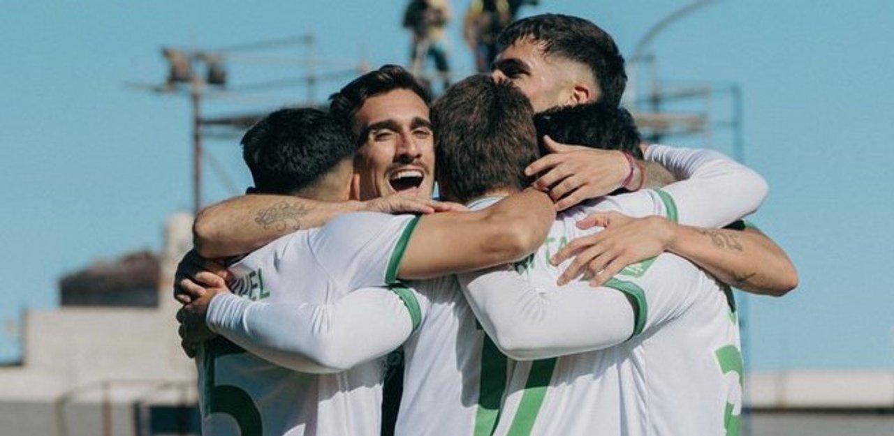 Banfield complicoacute las chances de Barracas Central en el Apertura