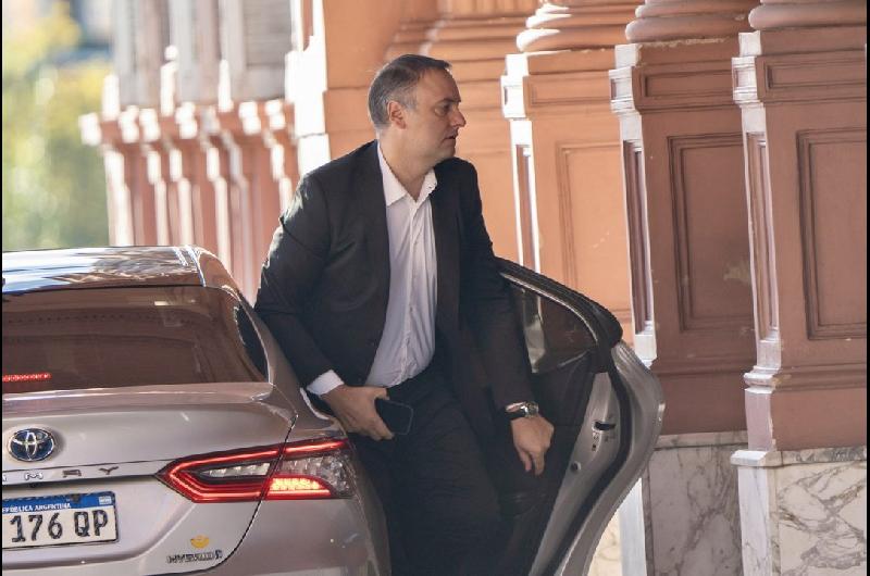 El Gobierno cree que cerroacute el capiacutetulo Adoni- los Milei apuestan a que siga siendo la cara de la gestioacuten