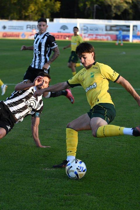 Defensa y Justicia perdioacute con Gimnasia de Mendoza y quedoacute eliminado del Torneo Apertura