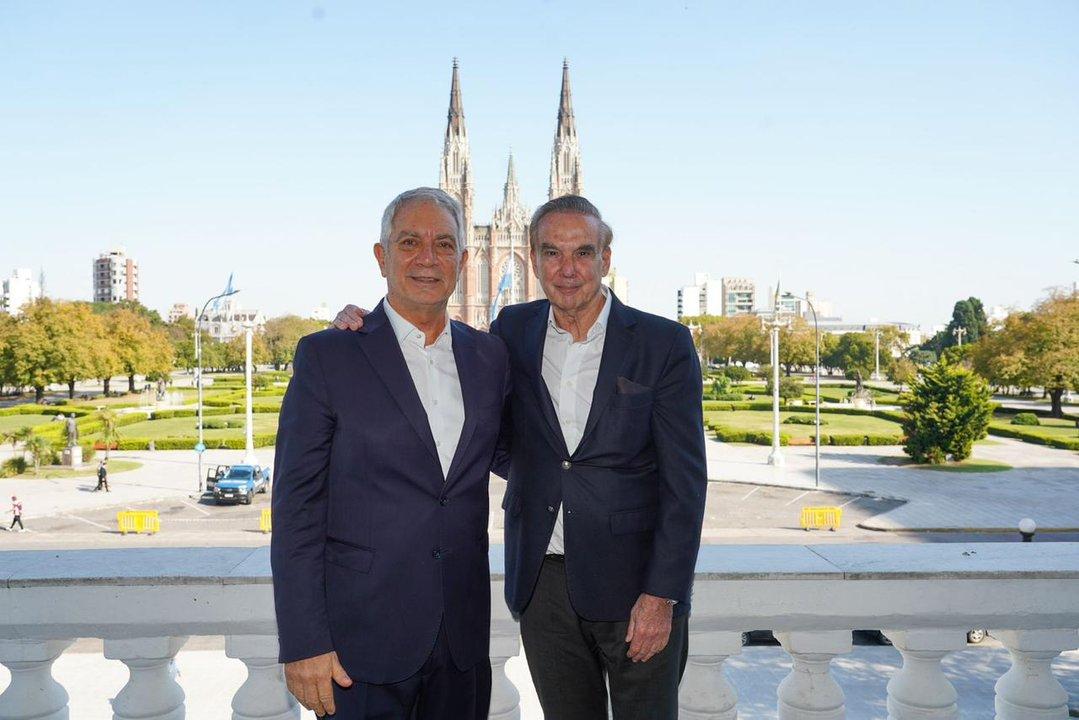 Pichetto estrecha lazos con el peronismo- junto a Monzoacute se reunioacute con Alak en La Plata