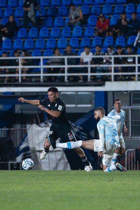 Riestra fue goleado por Gremio y se complicoacute en la Copa Sudamericana