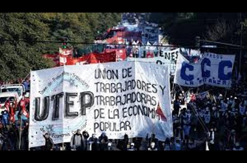 Los movimientos sociales vuelven a las calles en reclamo de un salario social