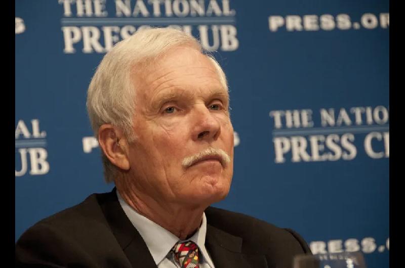 Murioacute Ted Turner fundador de la cadena informativa CNN y pionero en transmitir las noticias 24 horas al diacutea