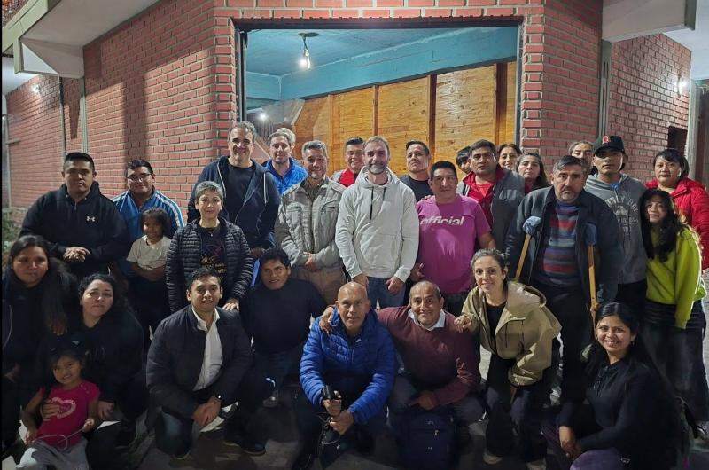 Ezequiel Atauche se reunioacute con vecinos del Sector B6 de Alto Comedero