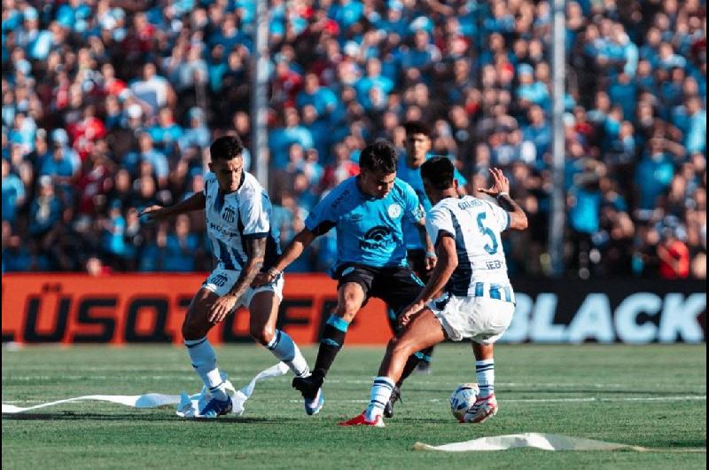Coacuterdoba se paraliza- Talleres y Belgrano se enfrentan por un lugar en los cuartos de final del Torneo Apertura