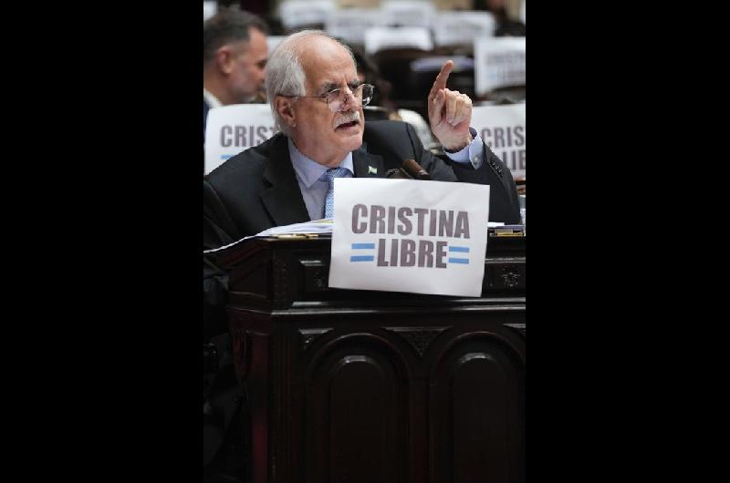 Taiana reclamoacute la suspensioacuten de la licitacioacuten de la Hidroviacutea por basarse en estudios apoacutecrifos 