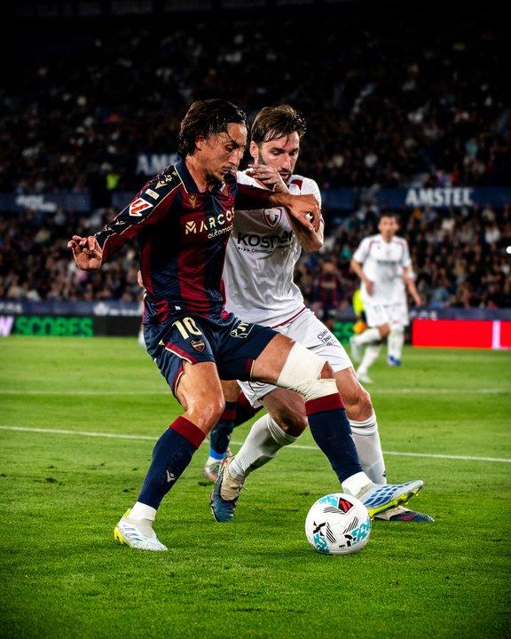 El Levante remontoacute sobre la hora contra el Osasuna para seguir luchando por la permanencia en LaLiga