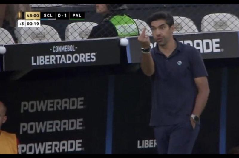 Insoacutelito- Conmebol le abrioacute un expediente al DT de Palmeiras por un gesto obsceno al ldquoFlacordquo Loacutepez