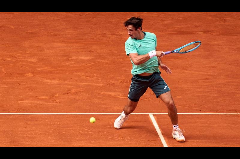 Navone le ganoacute al nuacutemero 5 del mundo en el Masters de Roma y consiguioacute el mejor triunfo de su carrera