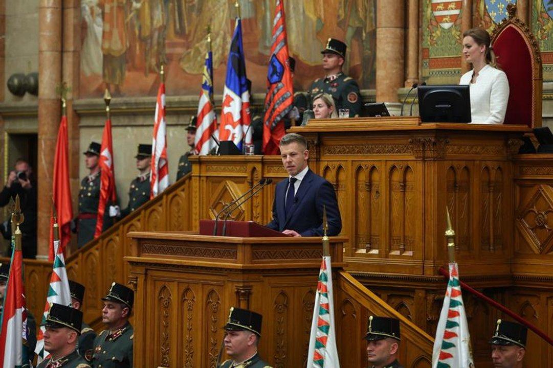 Hungriacutea- asumioacute el nuevo primer ministro Peacuteter Magyar