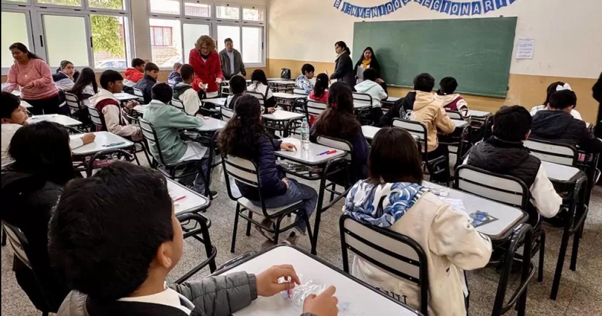 El Gobierno duplicaraacute abonos para docentes de nivel medio