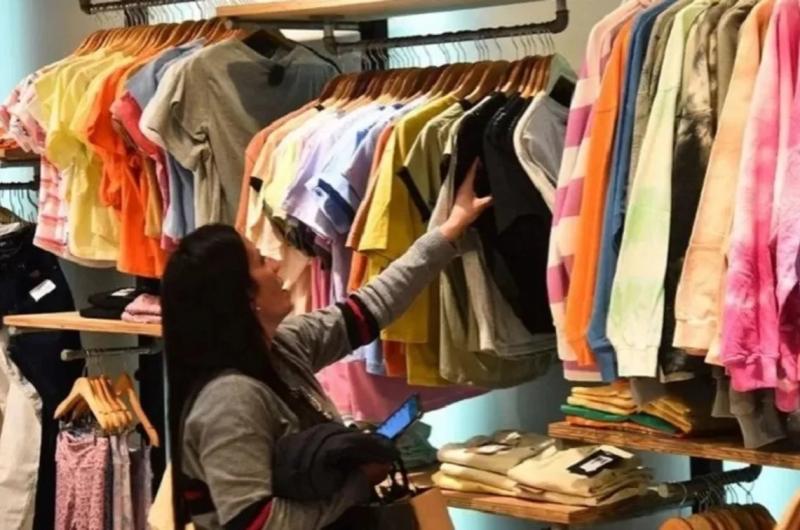 Las ventas minoristas pyme volvieron a caer en abril y acumulan una baja de 35-en-porciento-