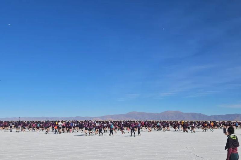 Imponente cantidad de atletas de todos el paiacutes en el Raid de Los Andes