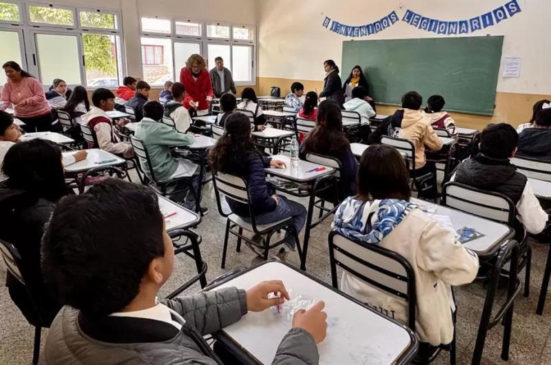 El Gobierno duplicaraacute abonos para docentes de nivel medio
