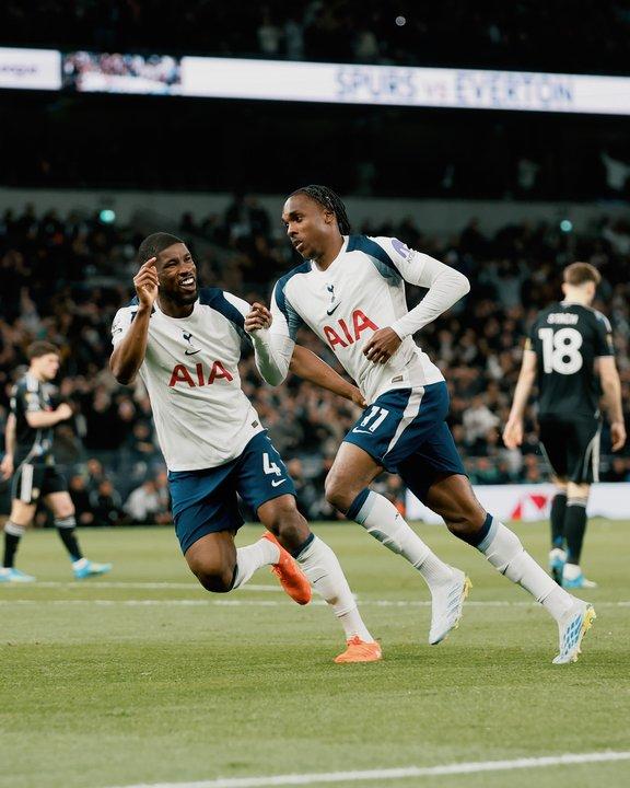 Premier League- Tottenham empatoacute con Leeds United y se mantiene fuera de la zona de descenso