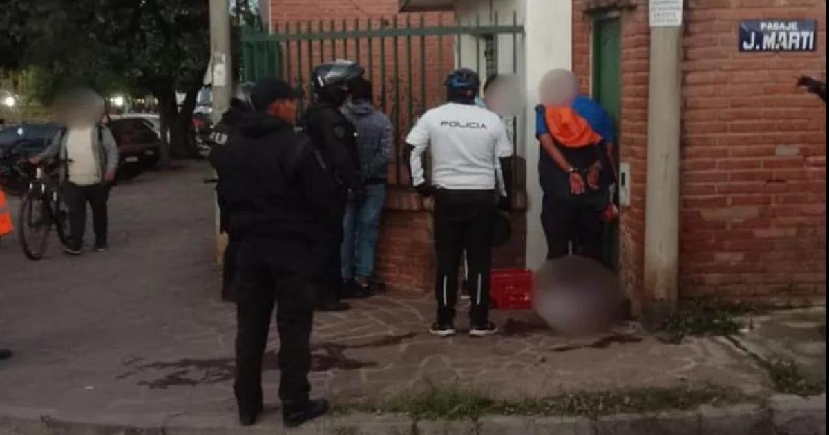 Cuatro detenidos tras una violenta pelea a golpes de puntildeo y con botellas en plena calle