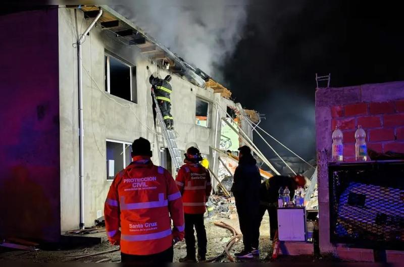 Dos jujentildeas luchan por su vida tras una fuerte explosioacuten en Santa Cruz