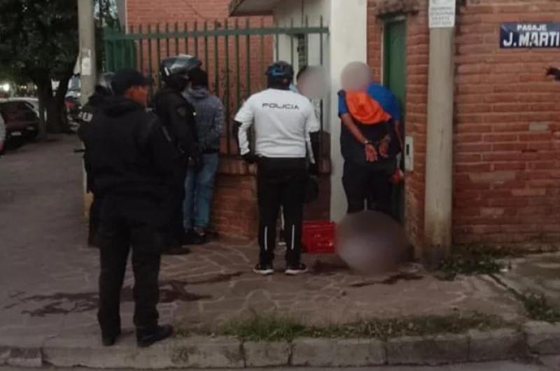Cuatro detenidos tras una violenta pelea a golpes de puntildeo y con botellas en plena calle