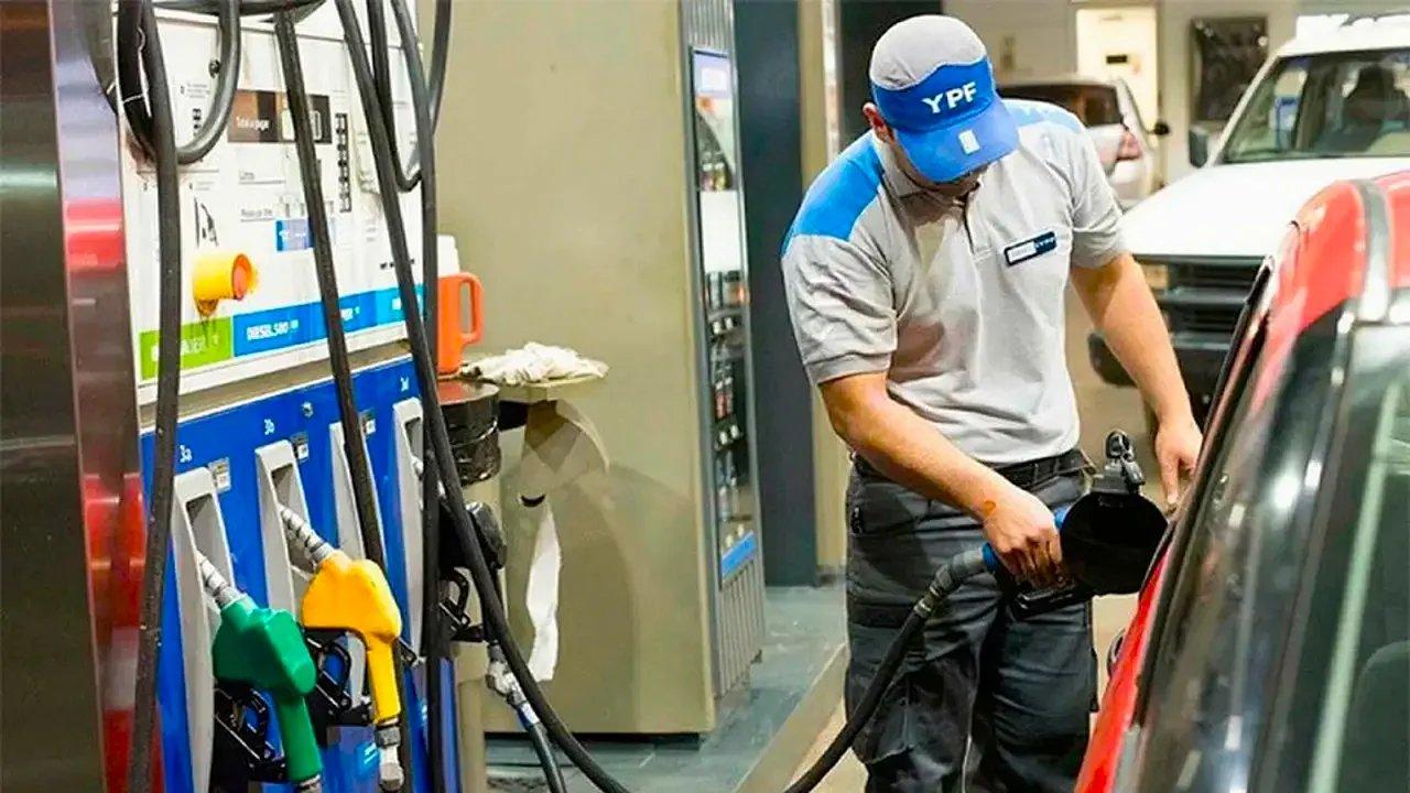 Coacutemo ahorrar un 9-en-porciento- de nafta en las estaciones de servicio sin ninguna promocioacuten bancaria