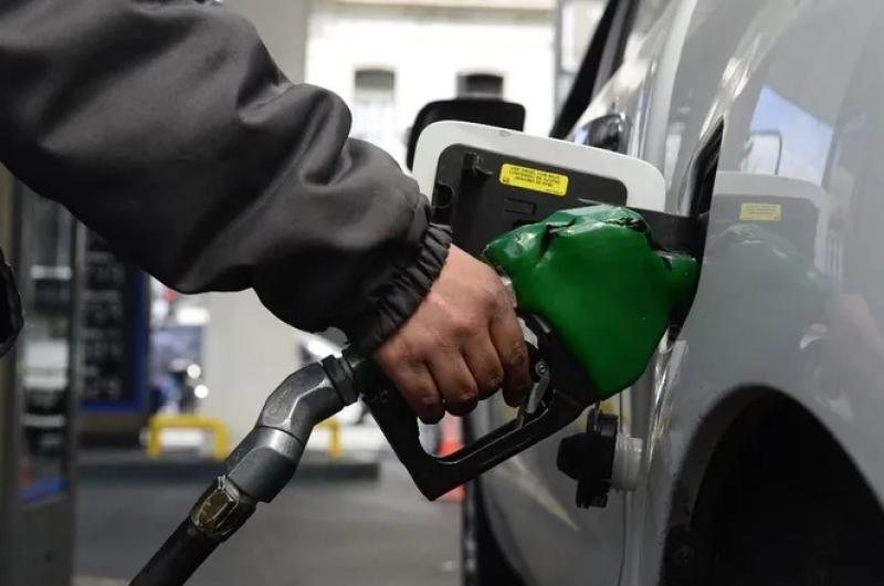 La brecha del combustible golpea al interior jujentildeo