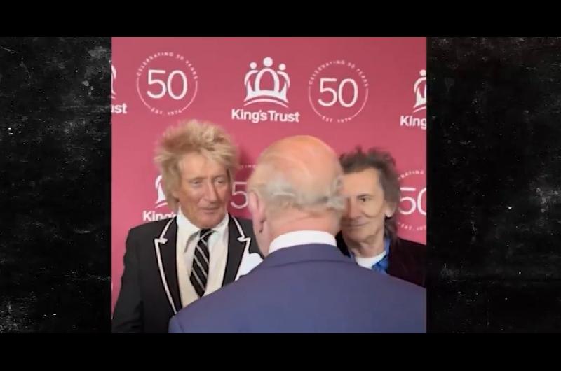 Rod Stewart felicitoacute al Rey Carlos por su comentario iroacutenico a Donald Trump- ldquoPusiste a ese canalla en su lugarrdquo