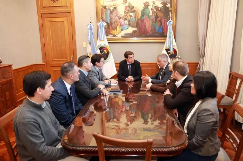 Sadir se reunioacute con referentes del Mercado Argentino de Valores y del FOGAJUY