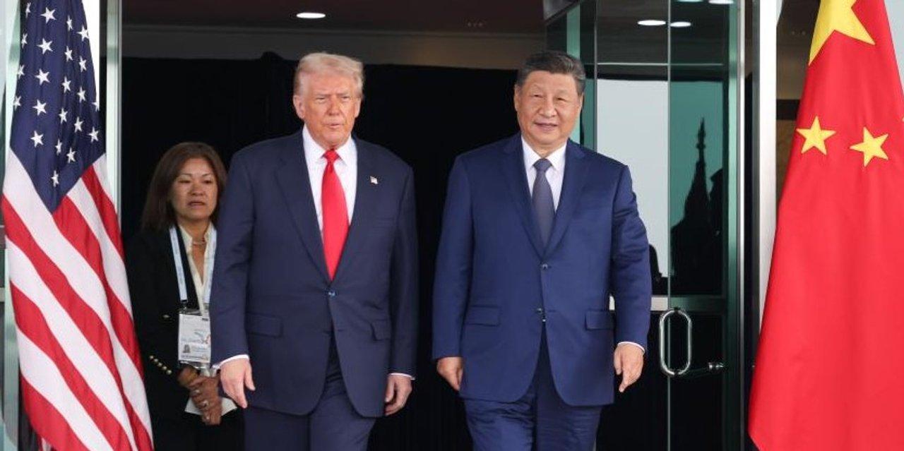 Xi Jinping y Donald Trump se reuacutenen en Beijing