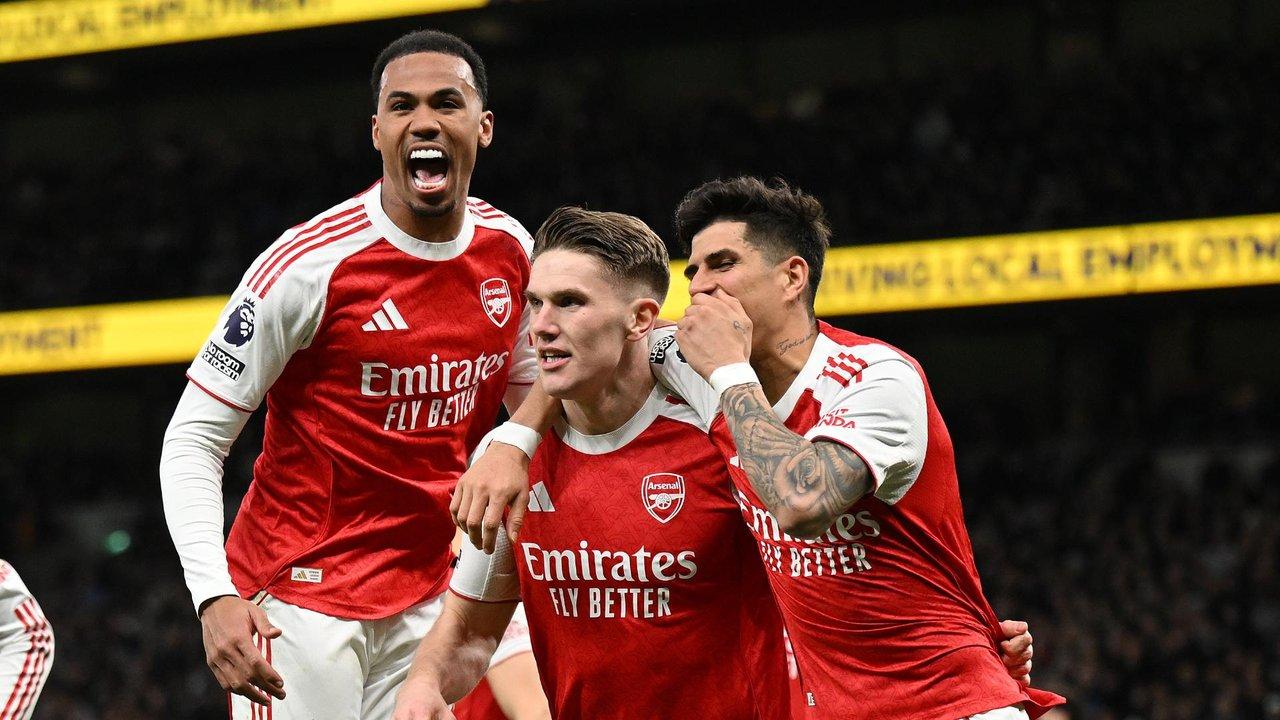 Se pone en marcha la fecha 37 de la Premier League en la que el Arsenal se podriacutea consagrar campeoacuten