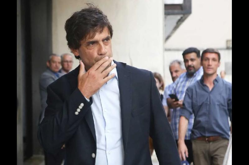 El contundente mensaje del vicepresidente de Racing tras el escaacutendalo ante Rosario Central- ldquoCompetencia rotardquo
