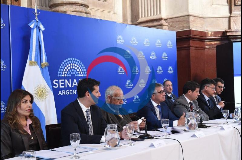 Senado- Oficialismo consiguioacute que bloques dialoguistas avalen los pliegos de unos 80 jueces 