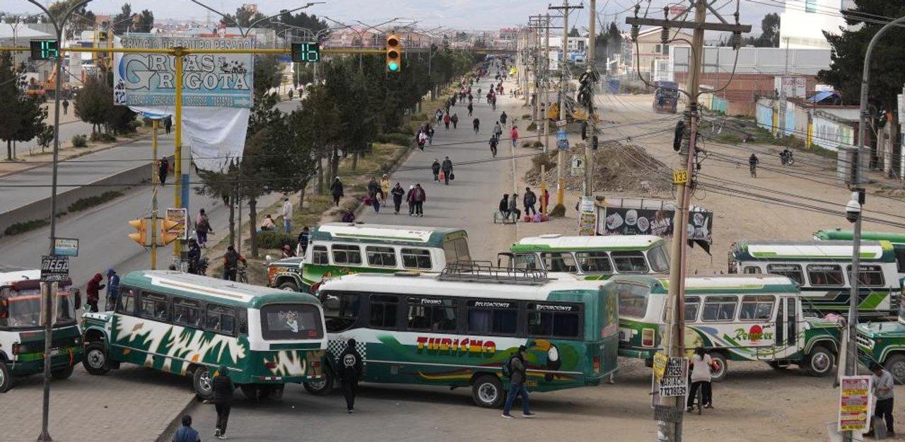 El gobierno boliviano exigioacute el cese de los bloqueos en La Paz