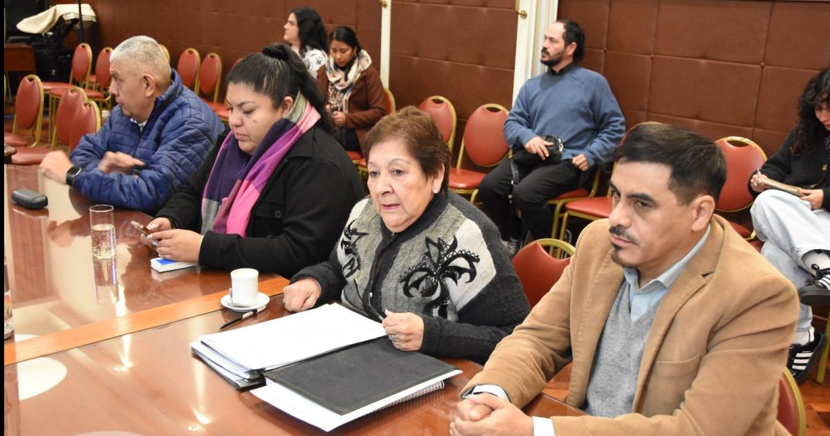 La Comisioacuten de Educacioacuten de la Legislatura analizoacute proyectos sobre acoso escolar