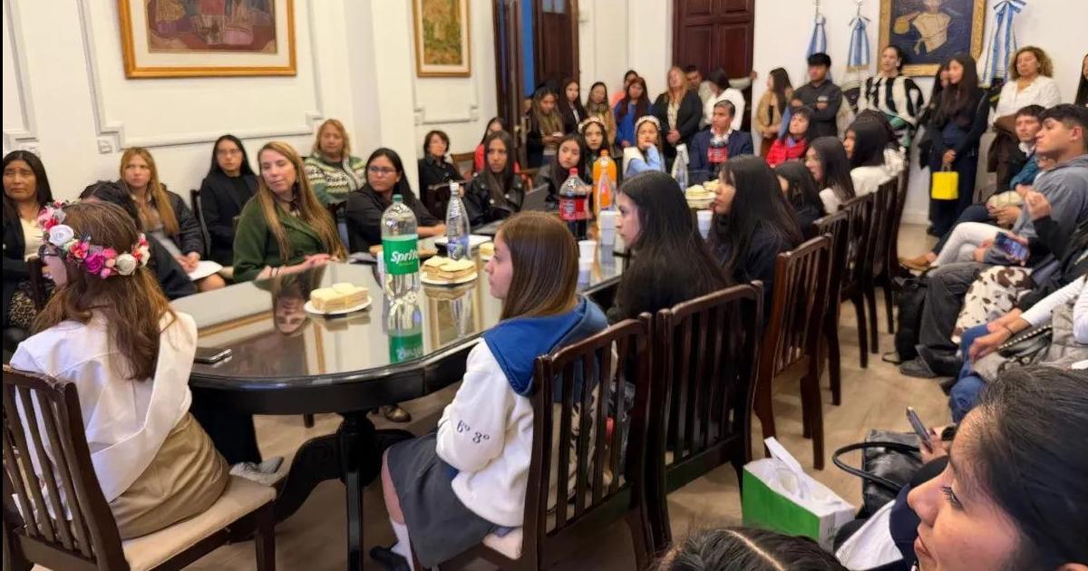 Anuncian lanzamiento del programa Embajadoras de mis derechos 2026