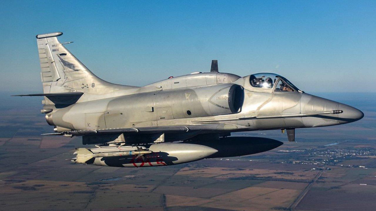 El fin de una era- la Fuerza Aeacuterea Argentina jubiloacute a los A-4AR Fightinghawk herederos de los Skyhawk de Malvinas