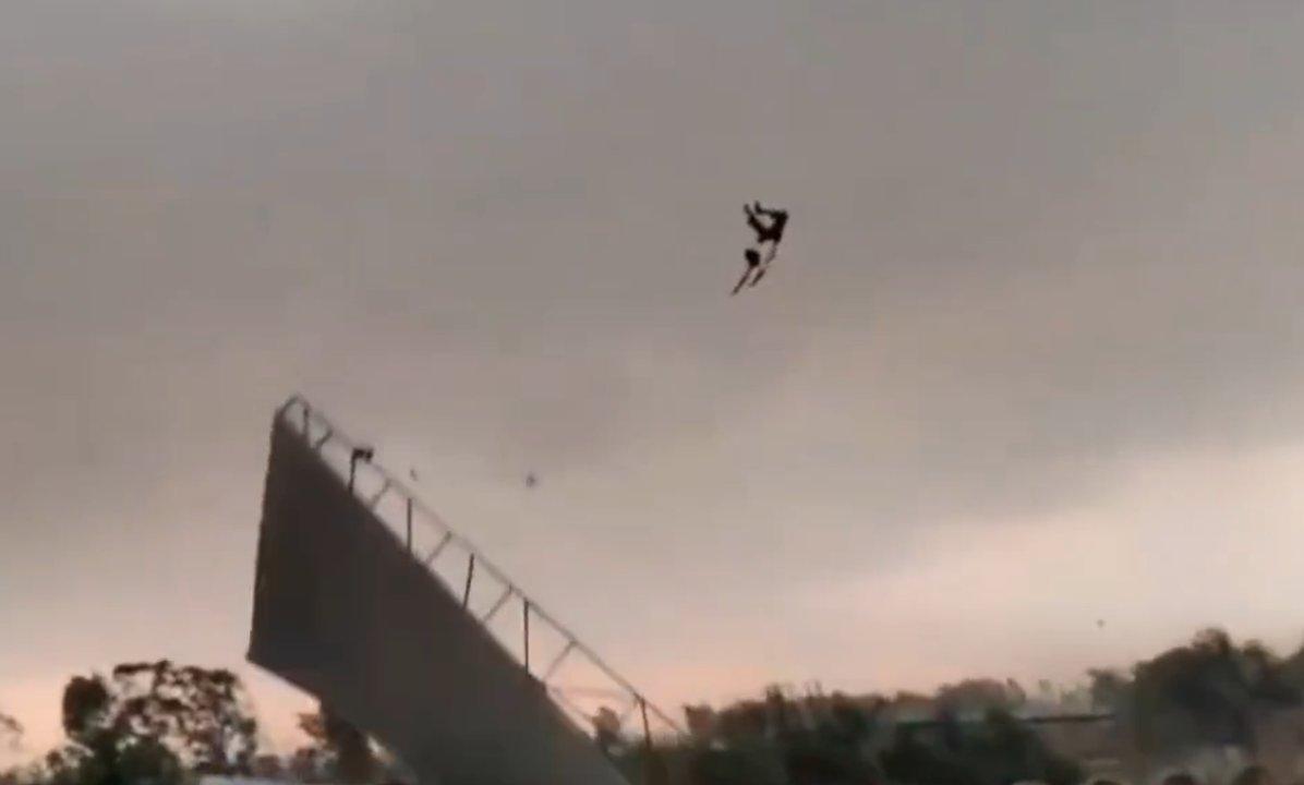 Temporal de viento en India- un hombre salioacute volando y hay maacutes de 100 muertos
