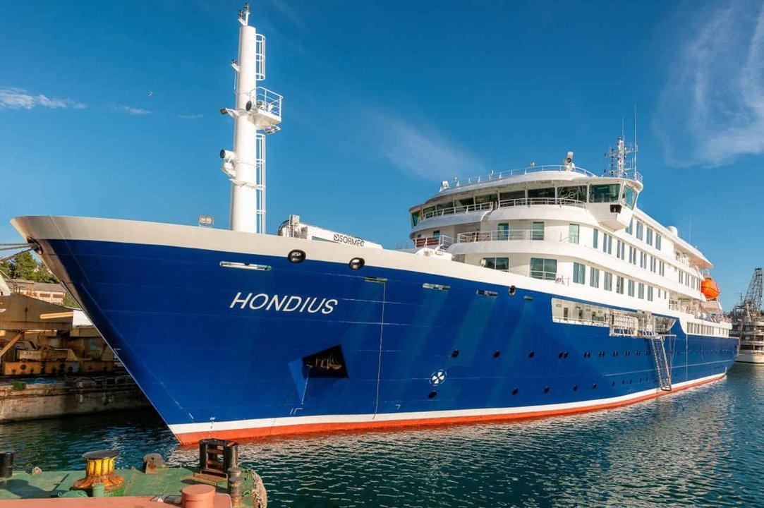La mayoriacutea de la tripulacioacuten a bordo del crucero Hondius deberaacute someterse a cuarentena cuando llegue a Rotterdam
