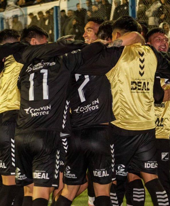 Central Norte le ganoacute a Racing de Coacuterdoba sobre la hora y se aleja del descenso en la Primera Nacional