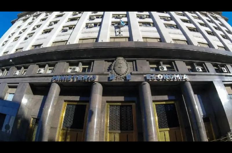 La deuda puacuteblica subioacute en abril por diferencias de cambio y cobertura para futuros vencimientos