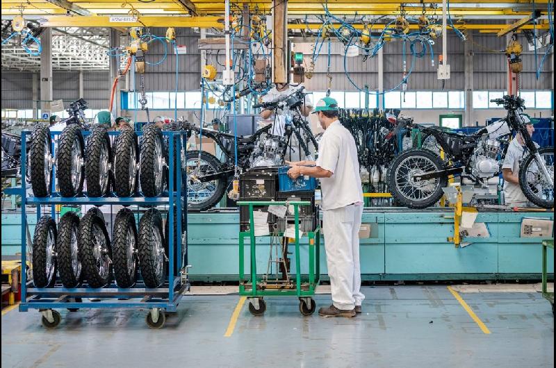 Boom de las dos ruedas- el sector de las motos proyecta un antildeo reacutecord y roza el milloacuten de unidades