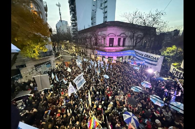 El peronismo de Lomas se movilizoacute en apoyo a Cristina Kirchner