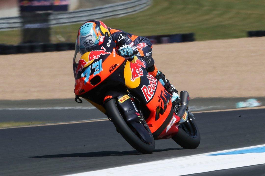 Moto3- el argentino Valentiacuten Perrone consigue la pole position en el Gran Premio de Cataluntildea
