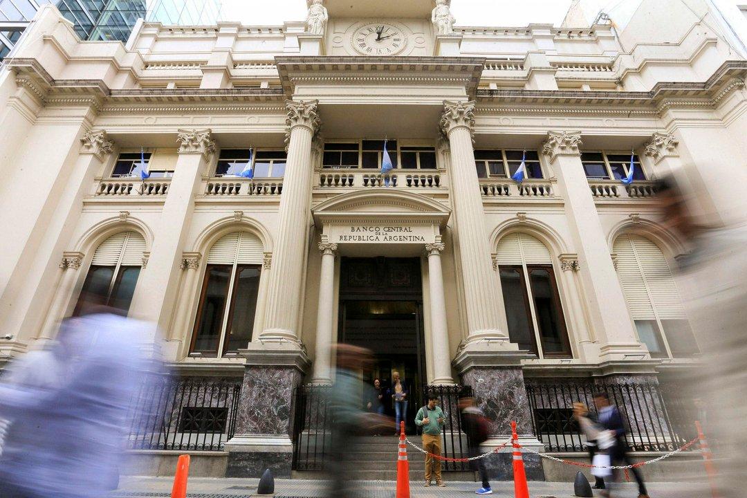 El Banco Central informoacute que la Argentina le pagoacute maacutes de US17 millones a Estados Unidos por el tramo del swap activado