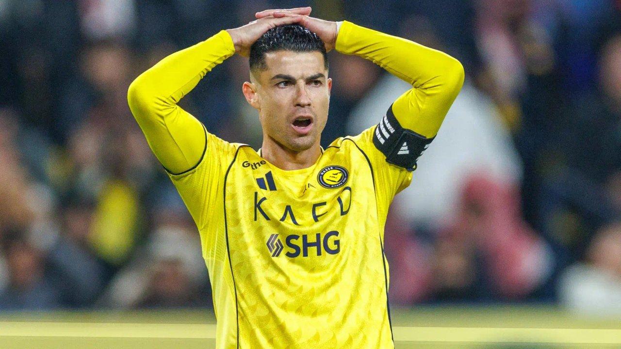 Cristiano Ronaldo perdioacute la final de la Liga de Campeones 2 de Asia y no se quedoacute para la premiacioacuten