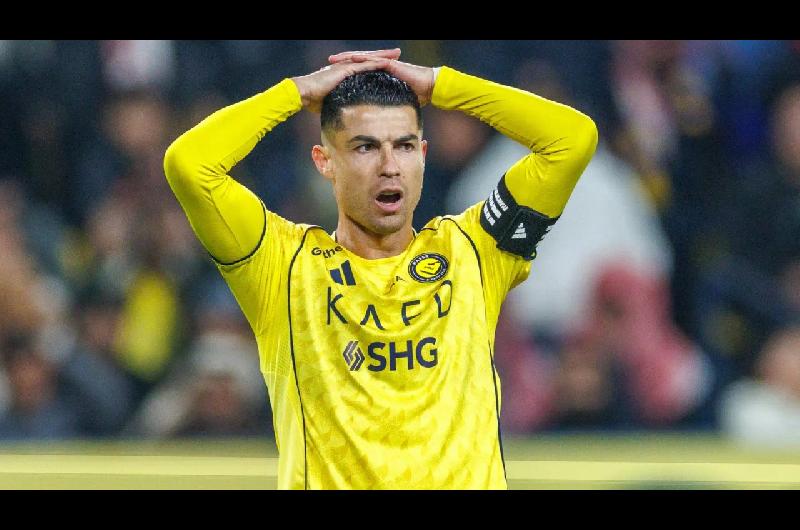 Cristiano Ronaldo perdioacute la final de la Liga de Campeones 2 de Asia y no se quedoacute para la premiacioacuten