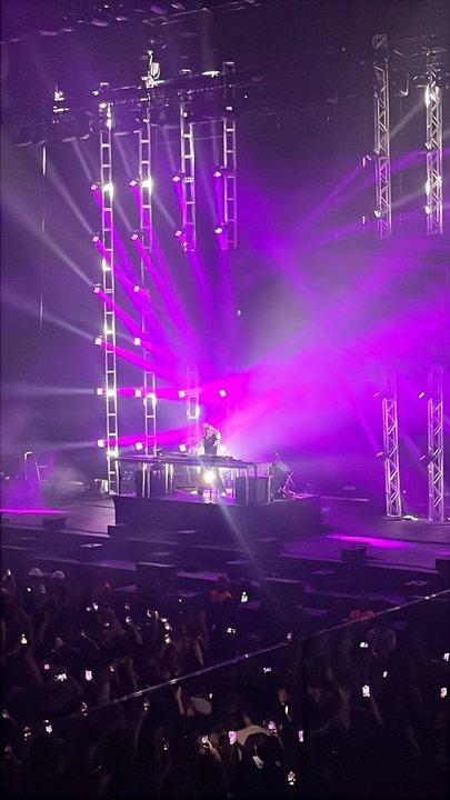 Martin Garrix inicioacute su show en el Movistar Arena e hizo vibrar Buenos Aires