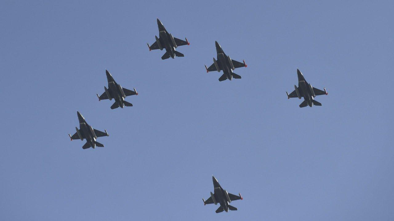 Poleacutemica por adquisiciones de la Fuerza Aeacuterea- sobreprecios y falta de controles