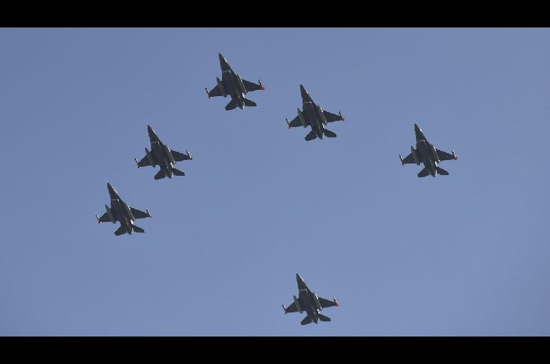 Poleacutemica por adquisiciones de la Fuerza Aeacuterea- sobreprecios y falta de controles
