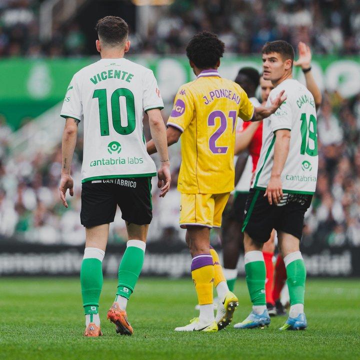 Racing de Santander volvioacute a LaLiga y desatoacute una fiesta inolvidable en Espantildea